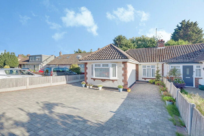 2 Bedroom Semi-Detached Bungalow For Sale In Kingshawes, Benfleet, SS7