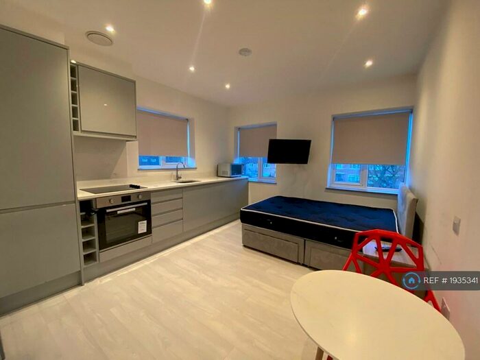 Studio To Rent In Whittington Way, Pinner, HA5