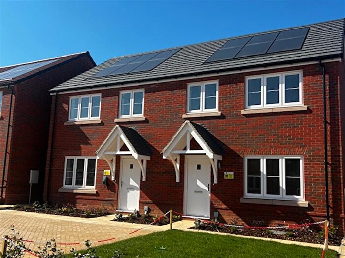 3 Bedroom Semi-Detached House For Sale In Cote Road, Aston, OX18