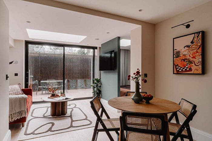 1 Bedroom Flat To Rent In Tavistock Road, Notting Hill, W11