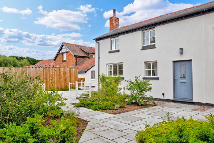 2 Bedroom Semi-Detached House For Sale In Sandy Brow Close, Delamere, Northwhich, Cheshire, CW6