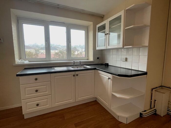 2 Bedroom Flat To Rent In Maesglas Road, Gendros, Swansea, SA5