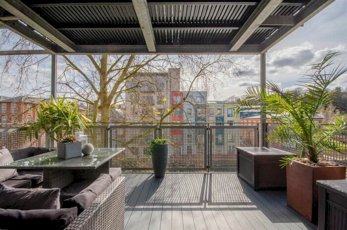 2 Bedroom Apartment To Rent In Geoffrey Watling Way, Norwich, NR1