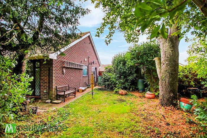 2 Bedroom Bungalow For Sale In Brandon Close, West Cheshunt, EN7