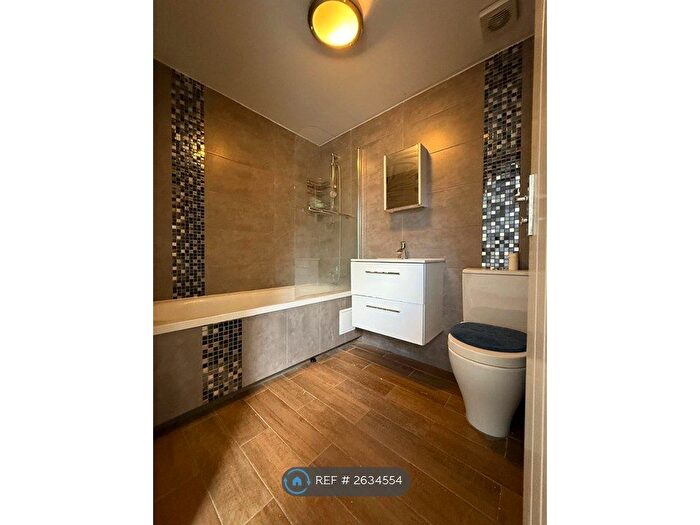 2 Bedroom Flat To Rent In Croydon, Croydon, CR0