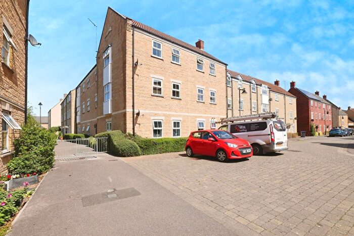 2 Bedroom Flat For Sale In Grouse Road, Calne, SN11