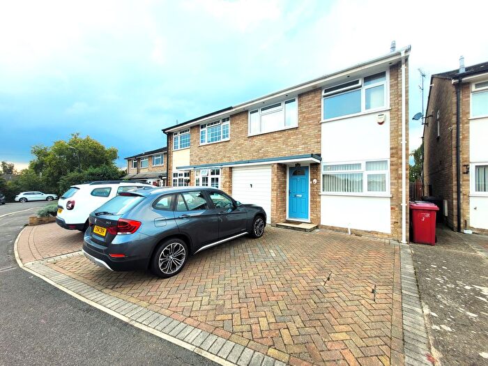 3 Bedroom Property To Rent In Maybury Close, Burnham, Slough, SL1