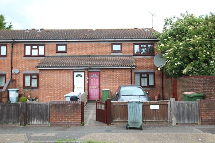 1 Bedroom Flat For Sale In Mortham Street, London, E15