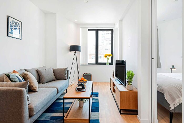 1 Bedroom Flat To Rent In Queens Road, Reading, RG1