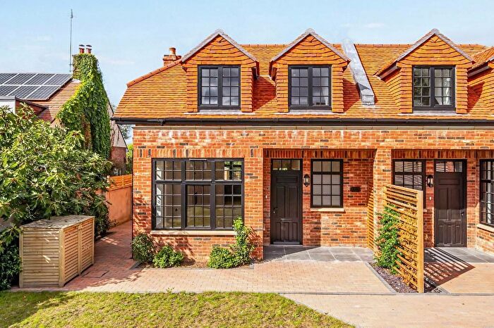 4 Bedroom Semi-Detached House To Rent In Church Road, Hanwell, London, W7