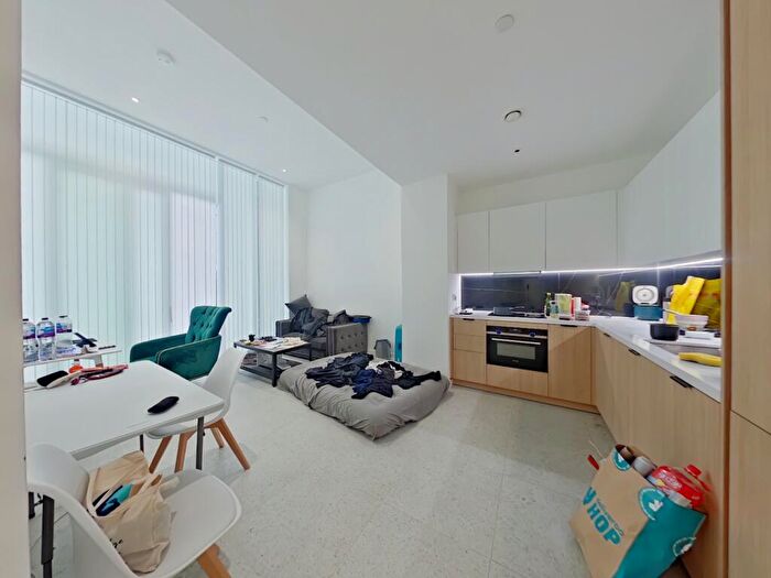 1 Bedroom Apartment To Rent In Silk District, Whitchaplel, E1