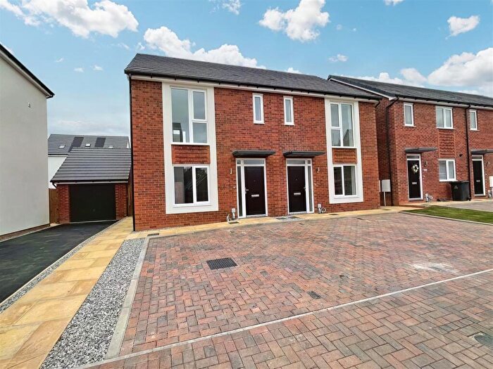 3 Bedroom Semi-Detached House To Rent In Palmer Way, Blythe Bridge, Stoke-on-Trent, ST11