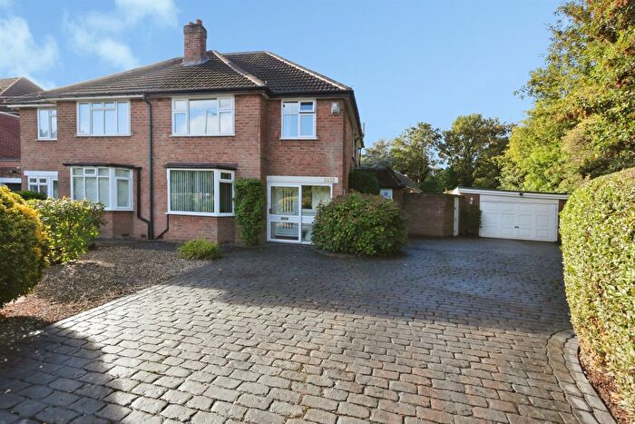 3 Bedroom Semi Detached House For Sale In Coventry Road, Sheldon, Birmingham, B26