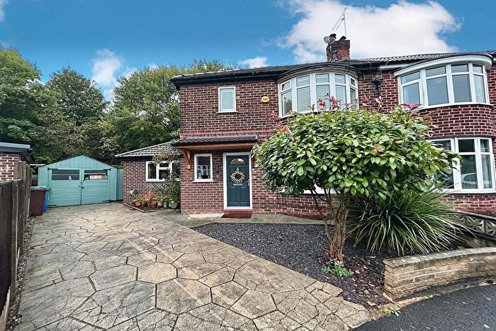 3 Bedroom Semi-Detached House For Sale In Greenview Drive, East Didsbury, M20