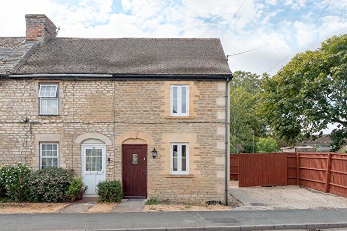 2 Bedroom End Of Terrace House To Rent In Lyne Road, Kidlington, Oxon, OX5