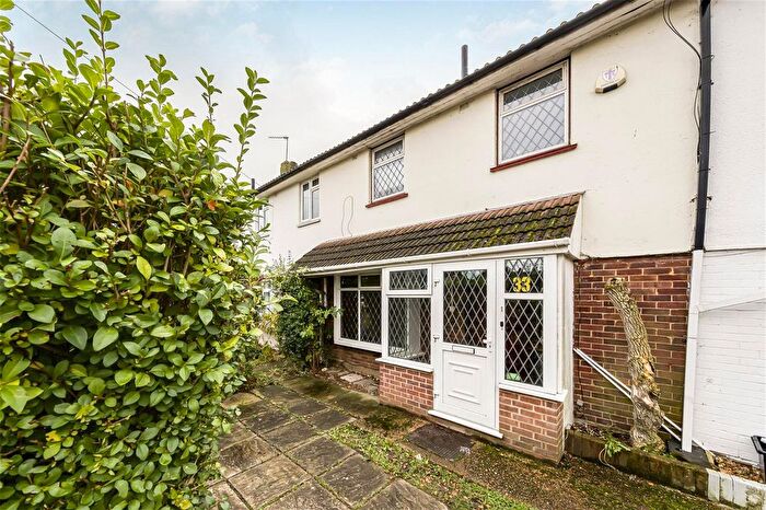 3 Bedroom Terraced House To Rent In Collingwood Close, Twickenham, TW2