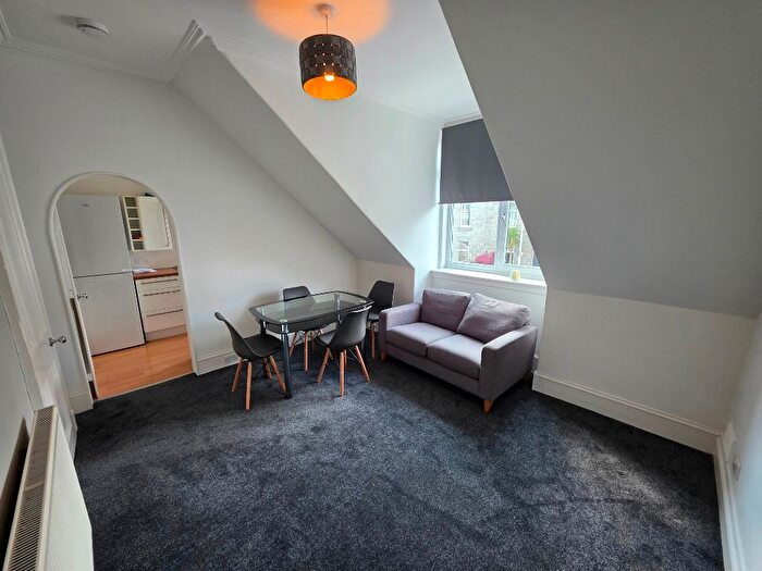 2 Bedroom Flat To Rent In Elmfield Avenue, Old Aberdeen, Aberdeen, AB24