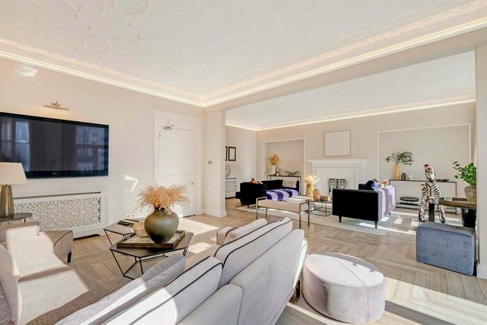 8 Bedroom Flat To Rent In Knightsbridge, SW1X