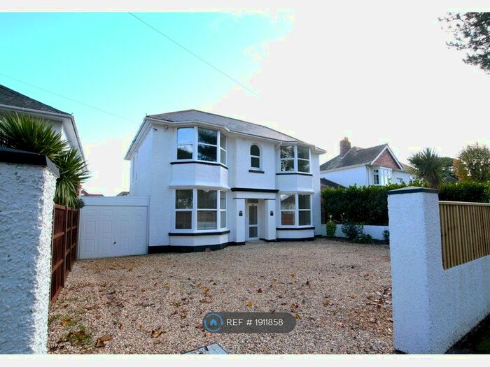 3 Bedroom Flat To Rent In West Way, Bournemouth, BH9