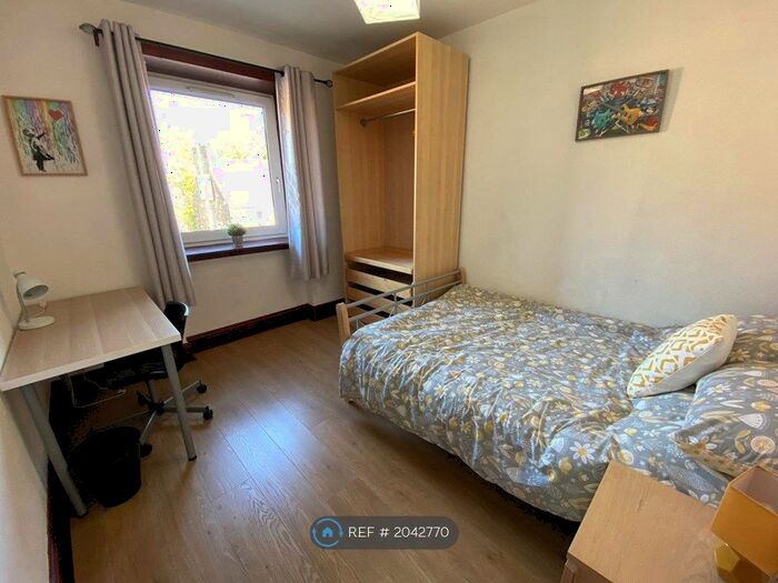 3 Bedroom Flat To Rent In Holburn Street, Aberdeen, AB10