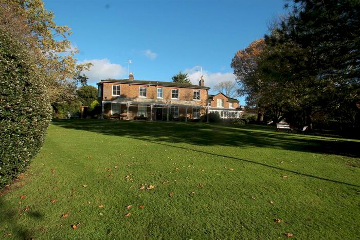 2 Bedroom Flat To Rent In Chartwell Place, Harrow On The Hill, HA2