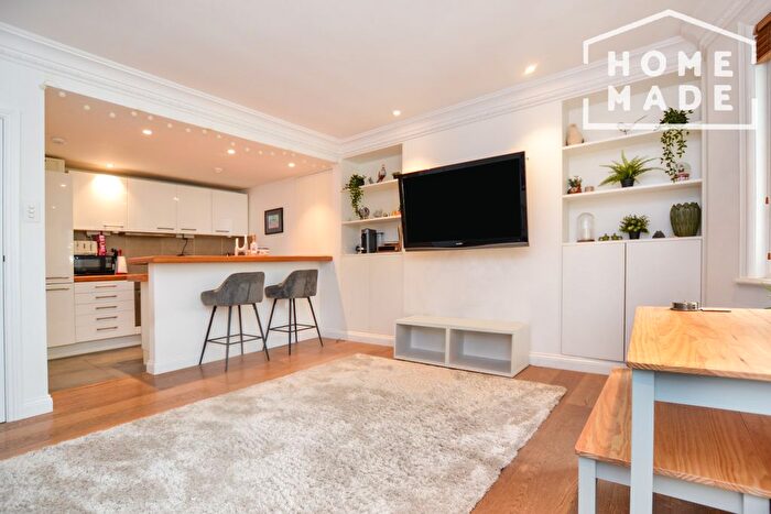 2 Bedroom Flat To Rent In New Broadway, W5