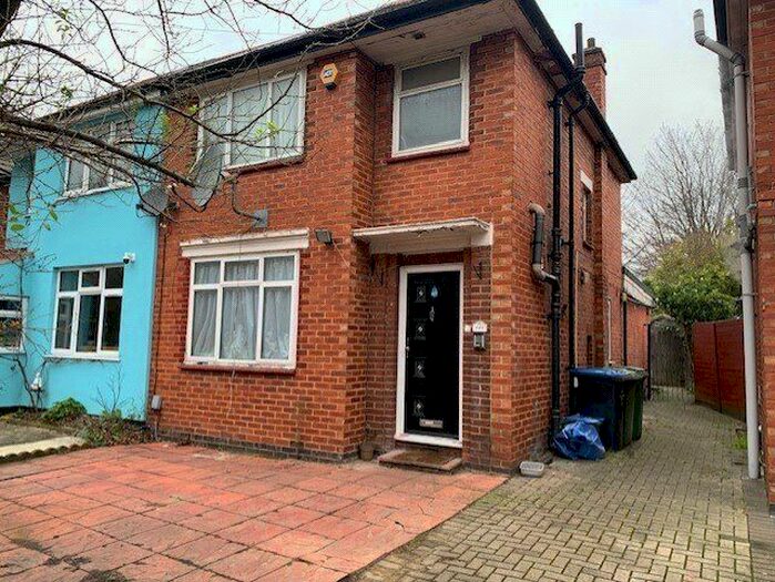 4 Bedroom Detached House To Rent In Queensbury Road, Wembley, HA0