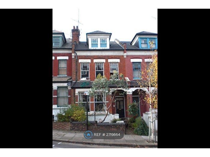 Studio To Rent In Hillfield Avenue, London, N8