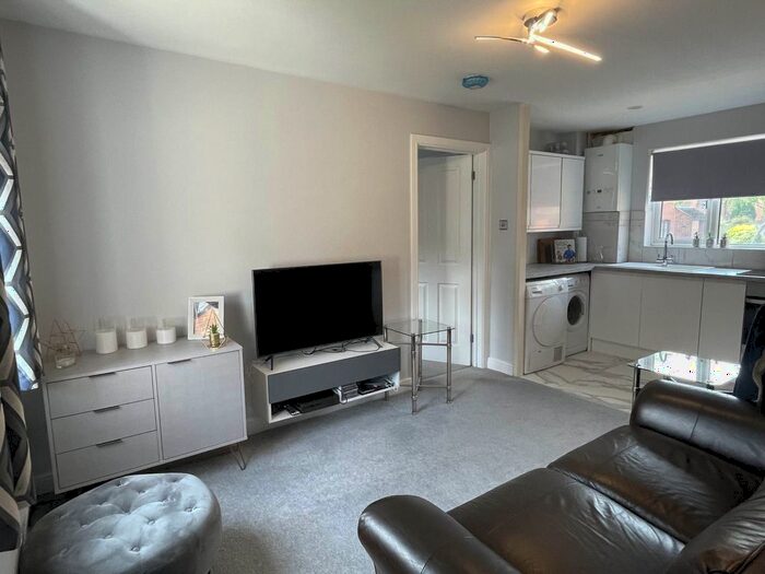 1 Bedroom Flat To Rent In Ramsbury Court, Blandford Forum, DT11