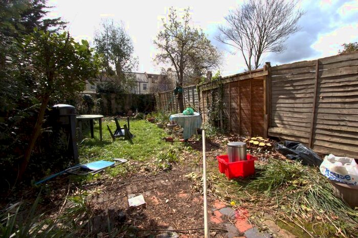 1 Bedroom Flat To Rent In Sidney Avenue, London, N13