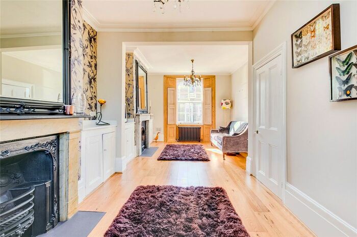 3 Bedroom Property To Rent In St Philip's Way, Barnsbury, N1