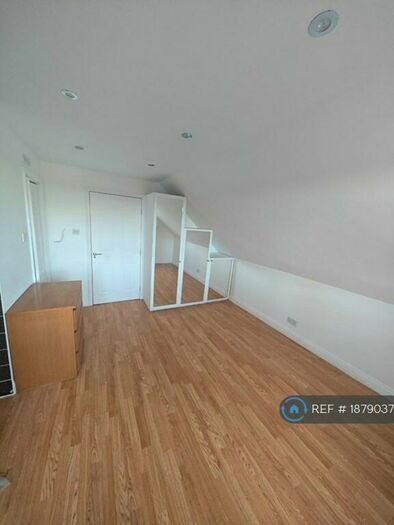 Studio To Rent In Craven Park Road, London, NW10