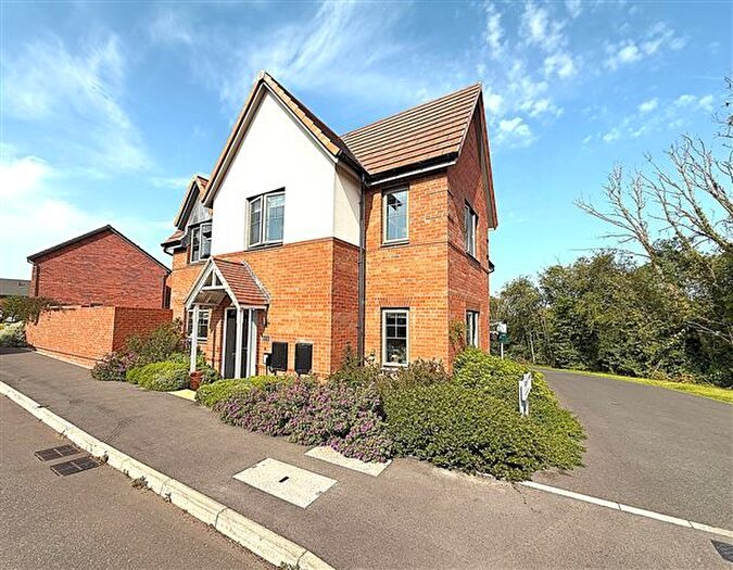 3 Bedroom Semi-Detached House To Rent In Heritage Street, Worksop, S80