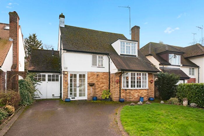 3 Bedroom Detached House For Sale In Severn Drive, Esher, KT10
