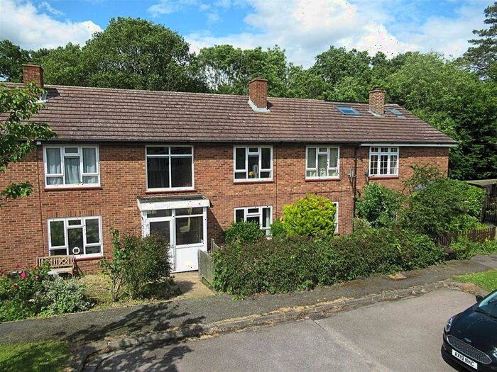 2 Bedroom Flat For Sale In Fanshaws Lane, Brickendon, Hertford, SG13