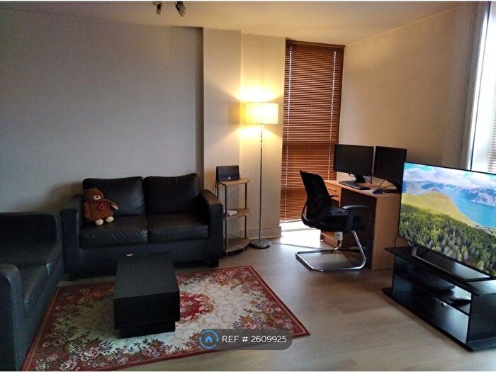 2 Bedroom Flat To Rent In Capulet Square, London, E3