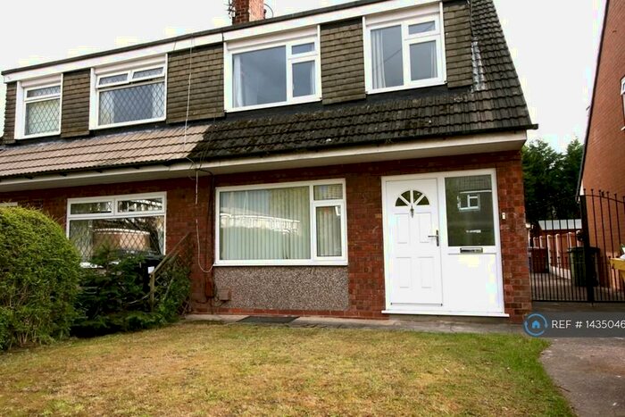 3 Bedroom Semi-Detached House To Rent In Harlech Drive, Hazel Grove, Stockport, SK7