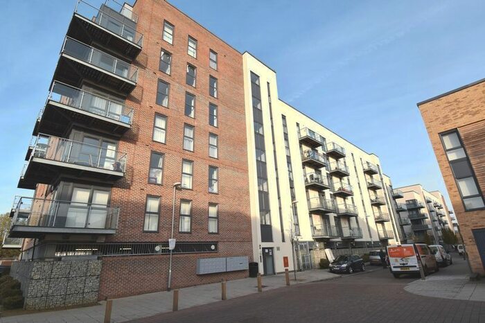 3 Bedroom Flat To Rent In St. Andrews House, Academy Central, Dagenham, RM8
