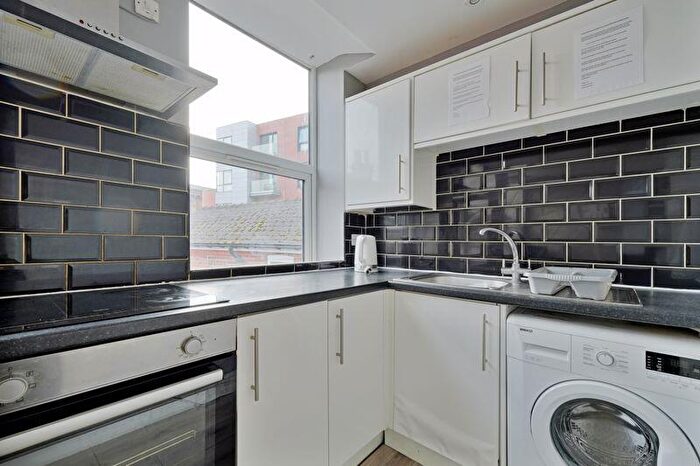 2 Bedroom Apartment To Rent In Flat B, Furnace Hill, Sheffield, S3
