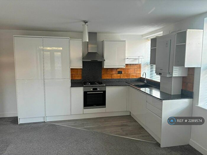 2 Bedroom Flat To Rent In Melton Heights, West Bridgford, Nottingham, NG2