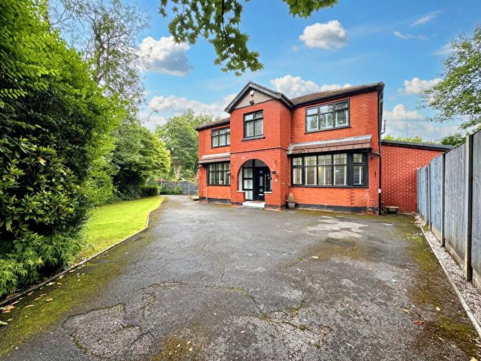 6 Bedroom Detached House For Sale In Park Lane, Salford, M7
