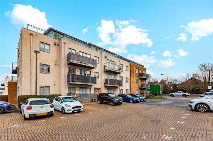 2 Bedroom Apartment For Sale In Ramsden Court, Golden Jubilee Way, Wickford, Essex, SS12