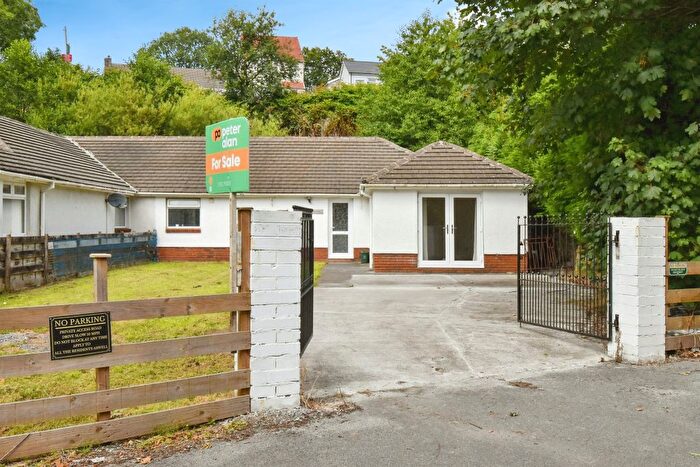 2 Bedroom Semi-Detached Bungalow For Sale In Tabernacle Road, Glanamman, Ammanford, SA18