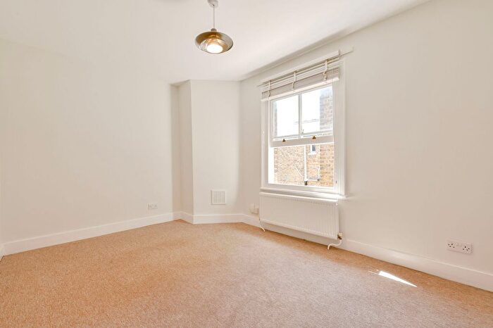 1 Bedroom Flat To Rent In Castlebar Road, Ealing Broadway, London, W5