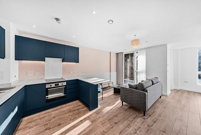 Studio To Rent In Munton Road, London, SE17