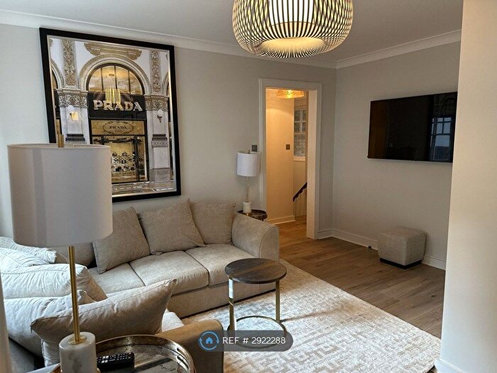 3 Bedroom Flat To Rent In Parker St, London, WC2B