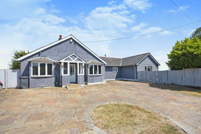 5 Bedroom Detached Bungalow For Sale In Lanham Green, Cressing, Braintree, CM77