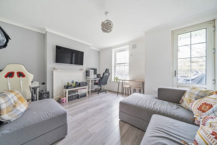 2 Bedroom Flat To Rent In Deptford Church Street, London, SE8