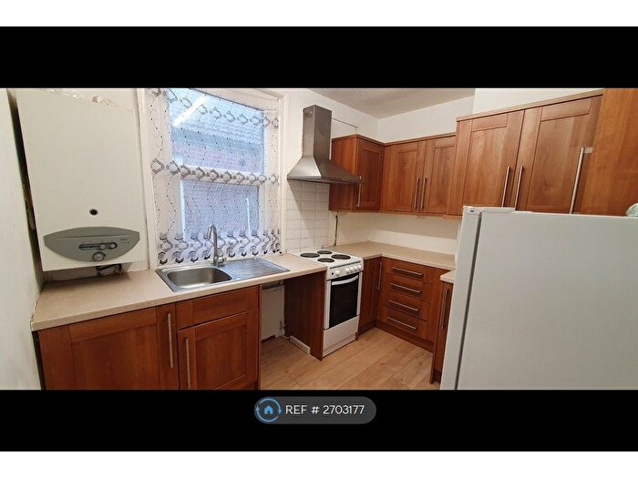 3 Bedroom Flat To Rent In Portswood, Southampton, SO17