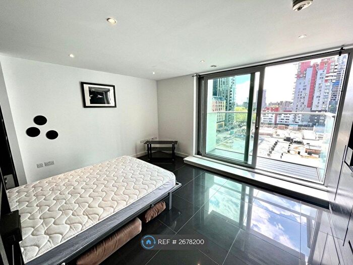 Studio To Rent In Pan Peninsula Square, London, E14
